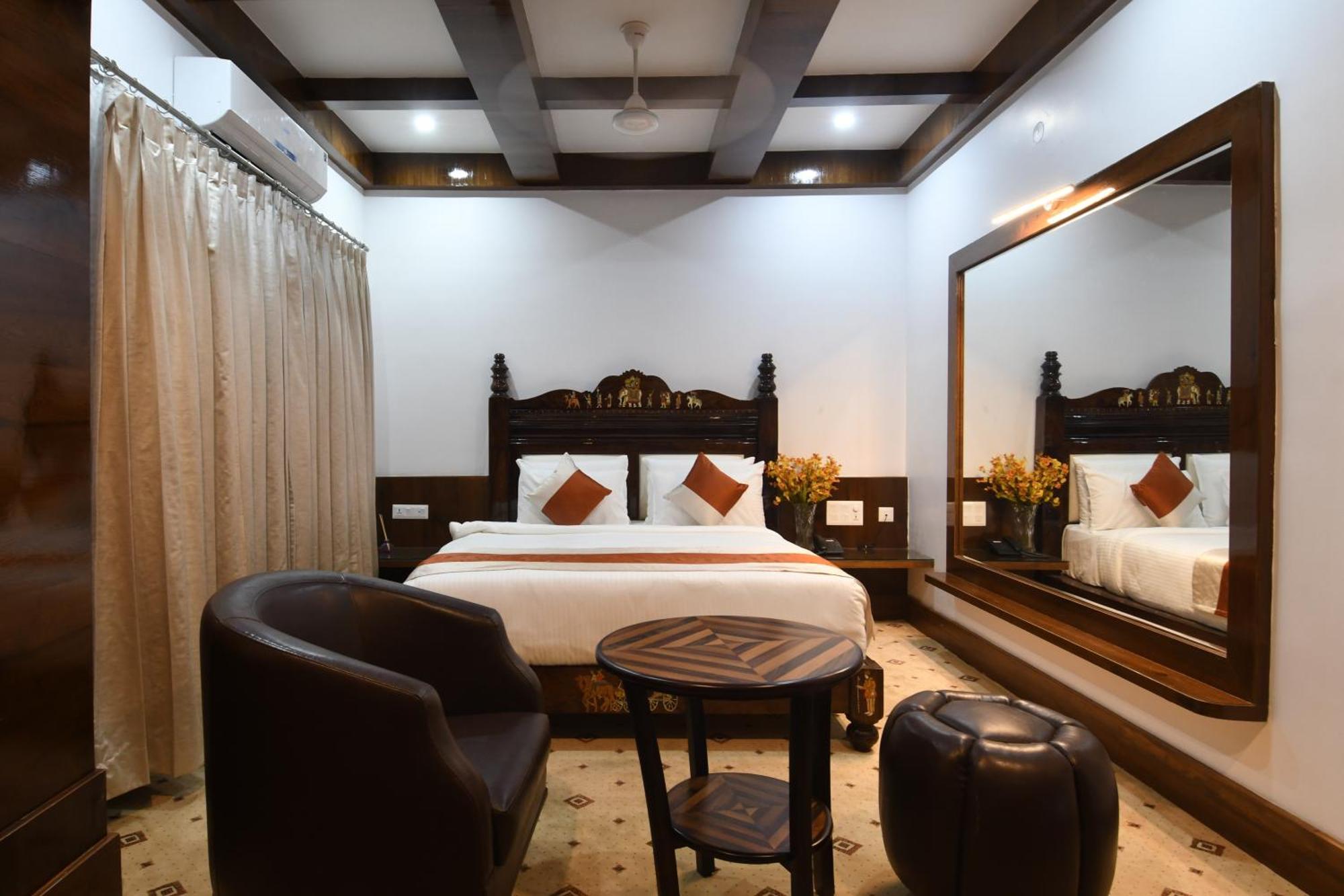 Hotel Lok Sagar Майсур Экстерьер фото