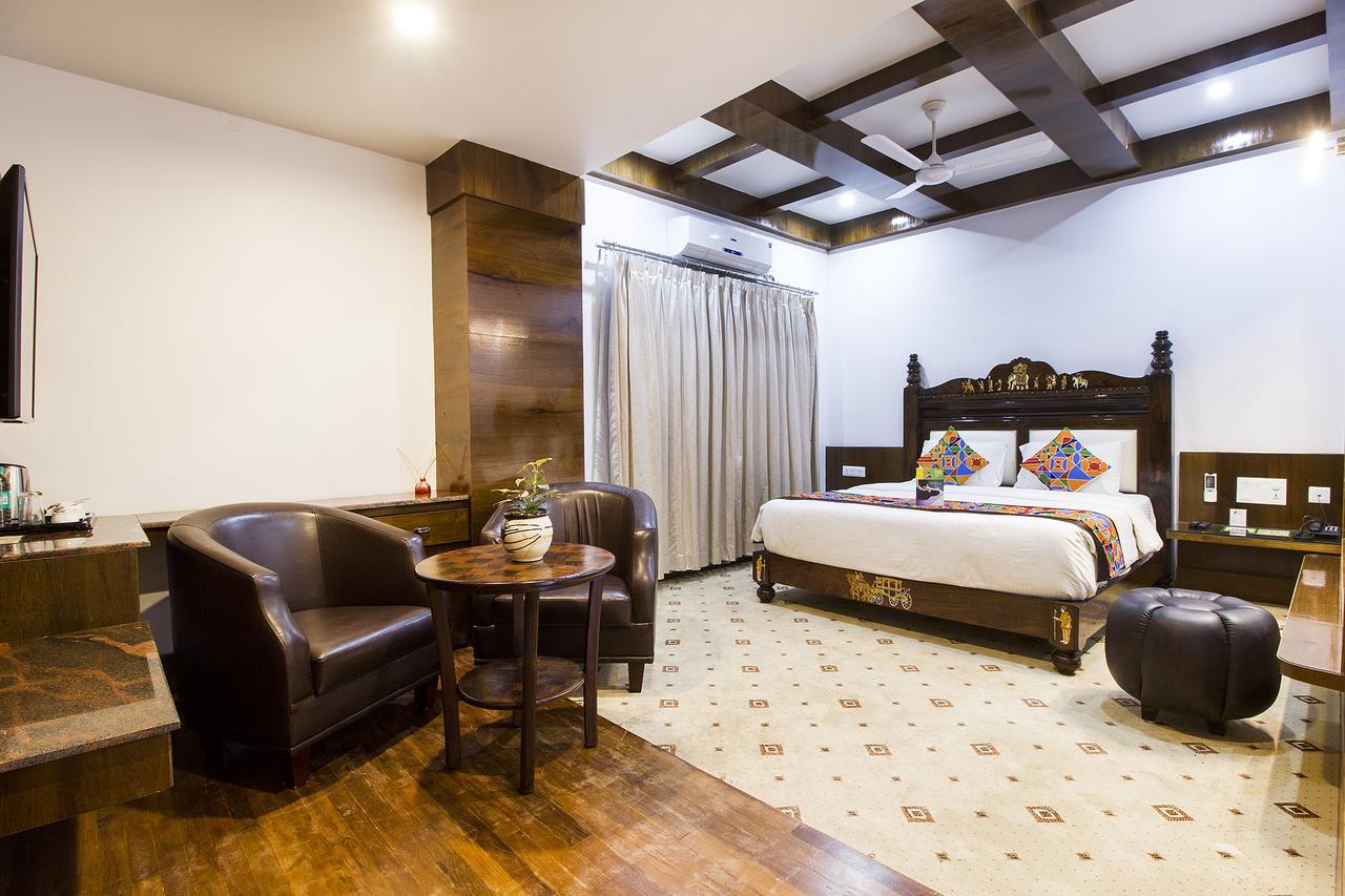 Hotel Lok Sagar Майсур Экстерьер фото